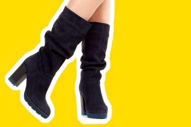 Bayan giysi ayakkabısı. Uzun ince kadın bacakları yüksek topuklu uzun çizme giyer. Fotokopi alanı olan moda modeli. Klasik ve günlük kıyafet konsepti. Ayrıntılı yakın çekim stüdyo çekimi. Dergi tarzı moda kolajı