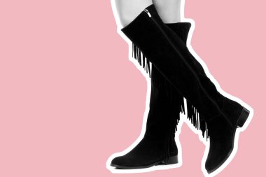 Bayan giysi ayakkabısı. Uzun ince kadın bacakları uzun deri çizmeler giyer. Fotokopi alanı olan moda modeli. Klasik ve günlük kıyafet konsepti. Ayrıntılı yakın çekim stüdyo çekimi. Dergi tarzı moda kolajı