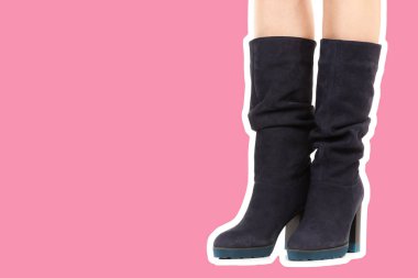 Bayan giysi ayakkabısı. Uzun ince kadın bacakları yüksek topuklu uzun çizmeler giyer. Fotokopi alanı olan moda modeli. Klasik ve günlük kıyafet konsepti. Detaylı yakın çekim stüdyo çekimi Magazin tarzı moda kolajı