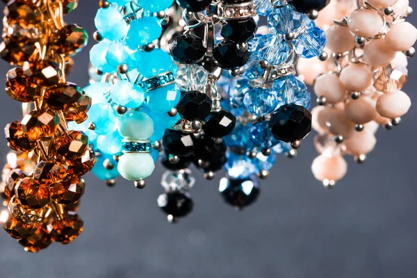 Vackra Och Eleganta Handgjorda Smycken Pärla Halsband Med Färgglada Glänsande — Stockfoto