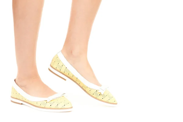 Calzado Mujer Largas Piernas Delgadas Mujer Con Zapatos Cuero Bajos —  Fotos de Stock