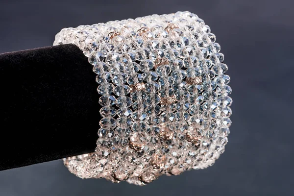 Krásný Elegantní Ručně Vyráběné Šperky Drahokam Náhrdelník Barevnými Lesklými Korálky — Stock fotografie
