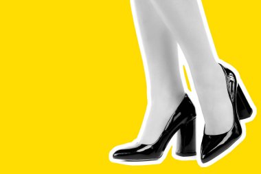 Bayan giysi ayakkabısı. Uzun ince kadın bacakları yüksek topuklu ayakkabı giyer. Fotokopi alanı olan moda modeli. Klasik ve günlük kıyafet konsepti. Ayrıntılı yakın çekim stüdyo çekimi. Dergi tarzı moda kolajı