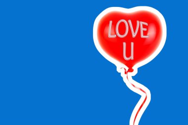 Kırmızı lastik şişme kalp şeklinde balon. Aşk, ilişki, sevgililer günü ve doğum günü kutlaması konsepti. Boş kopya alanı olan dergi tarzı moda kolajı