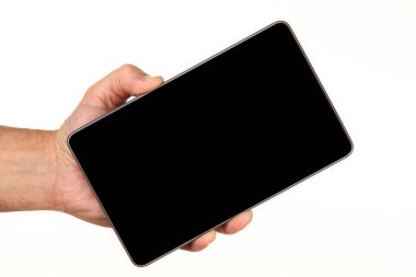 İnsan eli, avucunda boş bir krom ekran olan modern bir akıllı telefonu tutar. Teknoloji ve reklam kavramı. Ayrıntılı yakın çekim stüdyo çekimi soyut beyaz arka planda izole