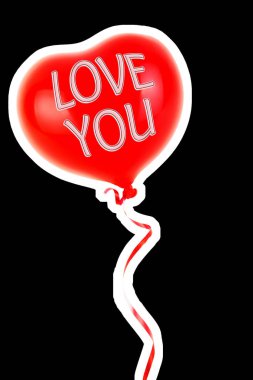 Kırmızı lastik şişme kalp şeklinde balon. Aşk, ilişki, sevgililer günü ve doğum günü kutlaması konsepti. Boş kopya alanı olan dergi tarzı moda kolajı