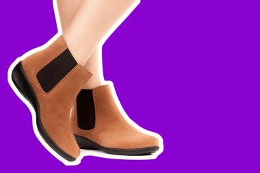 Bayan giysi ayakkabısı. Uzun ince dişinin bacakları düşük deri ayakkabı giyer. Fotokopi alanı olan moda modeli. Klasik ve günlük kıyafet konsepti. Ayrıntılı yakın çekim stüdyo çekimi. Dergi tarzı moda kolajı