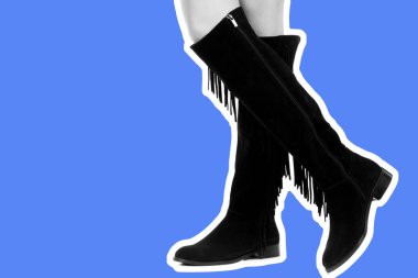 Bayan giysi ayakkabısı. Uzun ince kadın bacakları uzun deri çizmeler giyer. Fotokopi alanı olan moda modeli. Klasik ve günlük kıyafet konsepti. Ayrıntılı yakın çekim stüdyo çekimi. Dergi tarzı moda kolajı