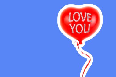Kırmızı lastik şişme kalp şeklinde balon. Aşk, ilişki, sevgililer günü ve doğum günü kutlaması konsepti. Boş kopya alanı olan dergi tarzı moda kolajı