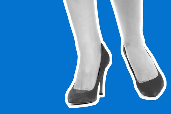 Γυναικεία Παπούτσια Μακριά Λεπτά Γυναικεία Πόδια Φοράνε Ψηλοτάκουνα Παπούτσια Μακέτα — Φωτογραφία Αρχείου