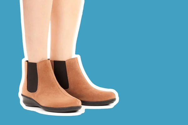 Női Ruha Cipő Hosszú Karcsú Női Lábak Alacsony Bőrcipőt Viselnek — Stock Fotó