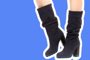 Bayan giysi ayakkabısı. Uzun ince kadın bacakları yüksek topuklu uzun çizme giyer. Fotokopi alanı olan moda modeli. Klasik ve günlük kıyafet konsepti. Ayrıntılı yakın çekim stüdyo çekimi. Dergi tarzı moda kolajı