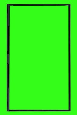 Modern yüksek çözünürlüklü televizyon. Lcd düz ekran, boş kromakey ekran, soyut, bulanık yeşil arkaplan üzerinde izole. Teknoloji ve 4K televizyon reklam konsepti. Ayrıntılı stüdyo kapanışı