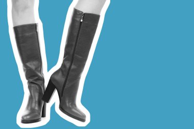 Bayan giysi ayakkabısı. Uzun ince dişinin bacakları yüksek topuklu uzun çizmeler giyer. Fotokopi alanı olan moda modeli. Klasik ve günlük kıyafet konsepti. Ayrıntılı yakın çekim stüdyo çekimi. Dergi tarzı moda kolajı