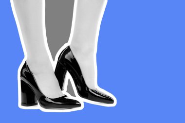 Bayan giysi ayakkabısı. Uzun ince kadın bacakları yüksek topuklu ayakkabı giyer. Fotokopi alanı olan moda modeli. Klasik ve günlük kıyafet konsepti. Ayrıntılı yakın çekim stüdyo çekimi. Dergi tarzı moda kolajı