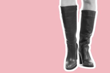 Bayan giysi ayakkabısı. Uzun ince kadın bacakları yüksek topuklu uzun çizmeler giyer. Fotokopi alanı olan moda modeli. Klasik ve günlük kıyafet konsepti. Detaylı yakın çekim stüdyo çekimi Magazin tarzı moda kolajı