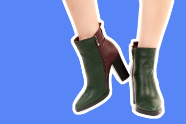 Bayan giysi ayakkabısı. Uzun ince kadın bacakları yüksek topuklu ayakkabı giyer. Fotokopi alanı olan moda modeli. Klasik ve günlük kıyafet konsepti. Ayrıntılı yakın çekim stüdyo çekimi. Dergi tarzı moda kolajı