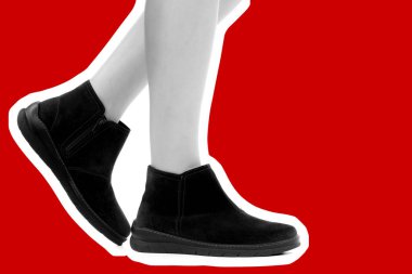 Bayan giysi ayakkabısı. Düşük deri ayakkabılar giyen uzun ince kadın bacağı. Fotokopi alanı olan moda modeli. Klasik ve günlük kıyafet konsepti. Ayrıntılı yakın çekim stüdyo çekimi. Dergi tarzı moda kolajı