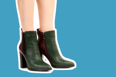 Bayan giysi ayakkabısı. Uzun ince kadın bacakları yüksek topuklu ayakkabı giyer. Fotokopi alanı olan moda modeli. Klasik ve günlük kıyafet konsepti. Ayrıntılı yakın çekim stüdyo çekimi. Dergi tarzı moda kolajı