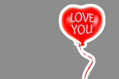Kırmızı lastik şişme kalp şeklinde balon. Aşk, ilişki, sevgililer günü ve doğum günü kutlaması konsepti. Boş kopya alanı olan dergi tarzı moda kolajı