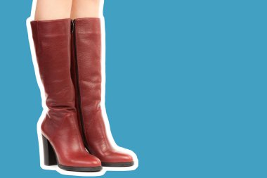 Bayan giysi ayakkabısı. Uzun ince kadın bacakları yüksek topuklu uzun çizmeler giyer. Fotokopi alanı olan moda modeli. Klasik ve günlük kıyafet konsepti. Detaylı yakın çekim stüdyo çekimi Magazin tarzı moda kolajı