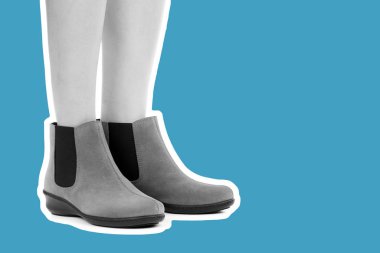 Bayan giysi ayakkabısı. Uzun ince dişinin bacakları düşük deri ayakkabı giyer. Fotokopi alanı olan moda modeli. Klasik ve günlük kıyafet konsepti. Ayrıntılı yakın çekim stüdyo çekimi. Dergi tarzı moda kolajı