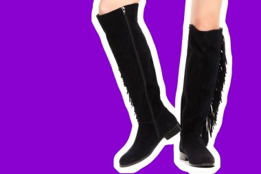 Bayan giysi ayakkabısı. Uzun ince dişinin bacakları uzun deri çizmeler giyer. Fotokopi alanı olan moda modeli. Klasik ve günlük kıyafet konsepti. Ayrıntılı yakın çekim stüdyo çekimi. Dergi tarzı moda kolajı