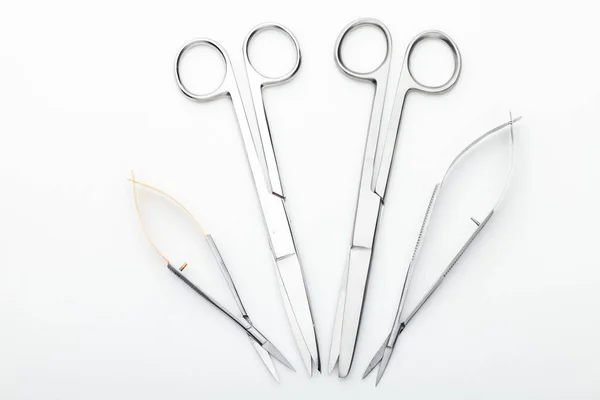 Outils Chirurgicaux Acier Équipements Laboratoire Isolés Sur Fond Blanc Instruments — Photo