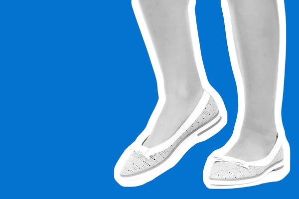 Damenschuhe Langes Schlankes Weibliches Bein Das Niedrige Lederschuhe Trägt Mode — Stockfoto