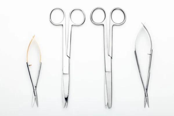 Outils Chirurgicaux Acier Équipements Laboratoire Isolés Sur Fond Blanc Instruments — Photo