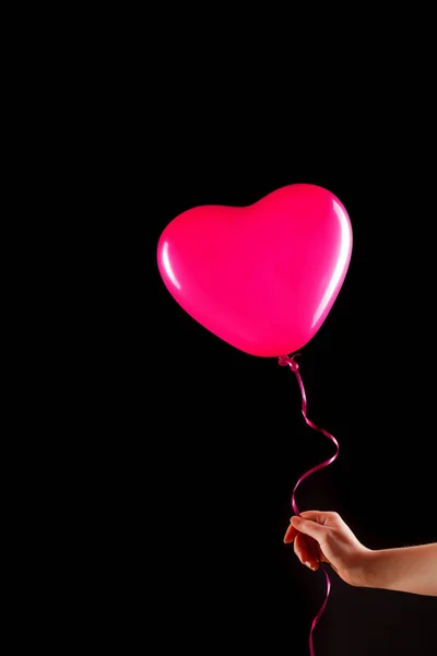 Mão Feminina Segura Balão Forma Coração Inflável Borracha Rosa Amor — Fotografia de Stock