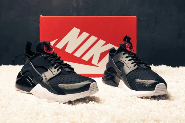 Nieuwe Mooie Kleurrijke Leuke Nike Huarache Hardloopschoenen Sneakers Trainers Toont — Stockfoto