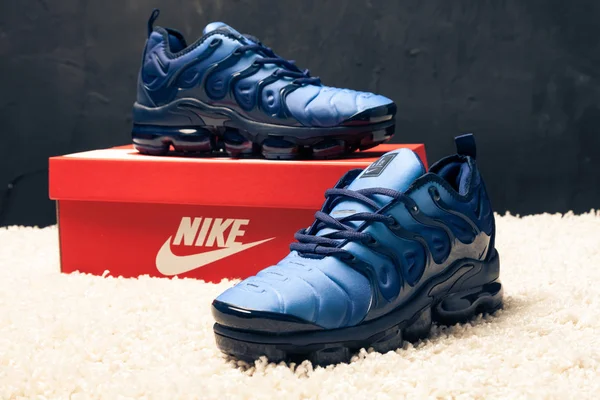 Gyönyörű Színes Szép Nike Air Max Futócipő Tornacipő Tréner Mutatja — Stock Fotó