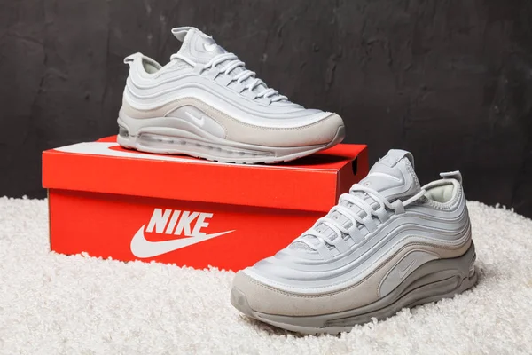 Yeni Renkli Güzel Nike Air Max Koşu Ayakkabıları Spor Ayakkabıları — Stok fotoğraf