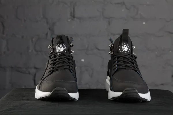 Нові Красиві Барвисті Гарні Nike Huarache Бігових Черевиків Кросівок Тренерів — стокове фото