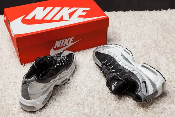 Nouvelles Belles Chaussures Course Colorées Belles Nike Air Max Baskets — Photo