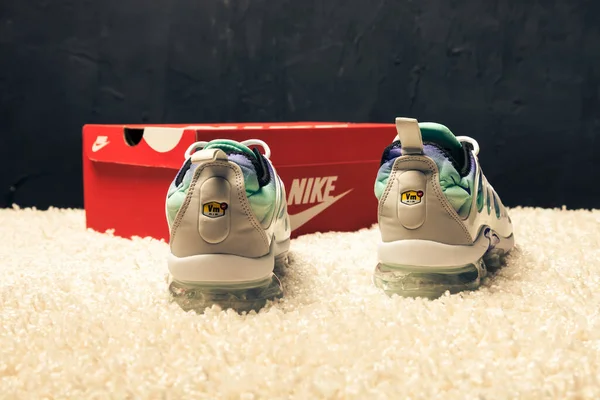 Gyönyörű Színes Szép Nike Air Max Futócipő Tornacipő Tréner Mutatja — Stock Fotó