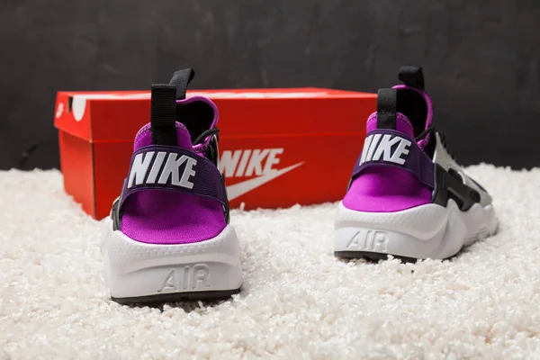 Nieuwe Mooie Kleurrijke Leuke Nike Huarache Hardloopschoenen Sneakers Trainers Toont — Stockfoto