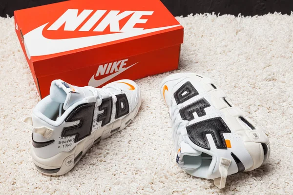 Yeni Renkli Güzel Nike Air Max Koşu Ayakkabıları Spor Ayakkabıları — Stok fotoğraf