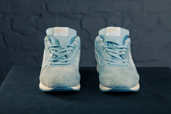 Nieuwe Mooie Kleurrijke Mooie Asics Gel Hardloopschoenen Sneakers Trainers Toont — Stockfoto