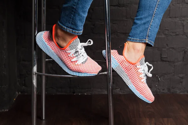 Nya Vackra Färgglada Och Trevliga Adidas Iniki Löparskor Sneakers Tränare — Stockfoto