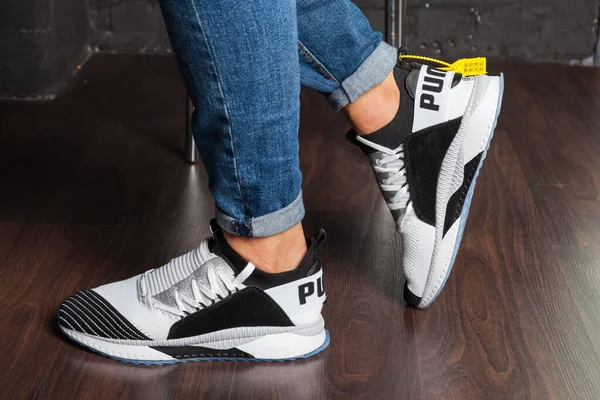 Neue Schöne Bunte Und Schöne Puma Ignite Laufschuhe Turnschuhe Turnschuhe — Stockfoto