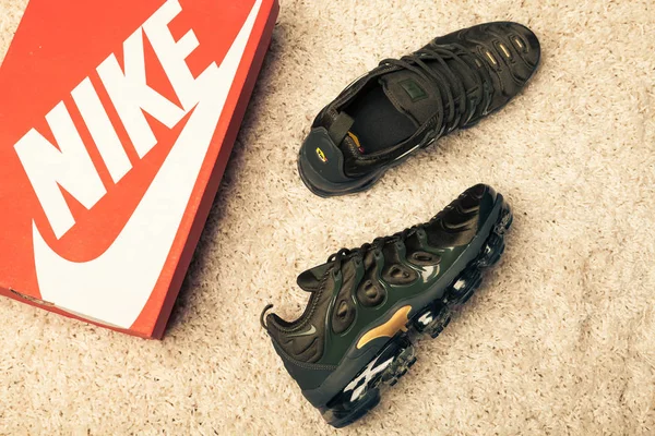 Новий Прекрасний Барвистий Приємний Nike Air Max Працює Взуття Кросівки — стокове фото