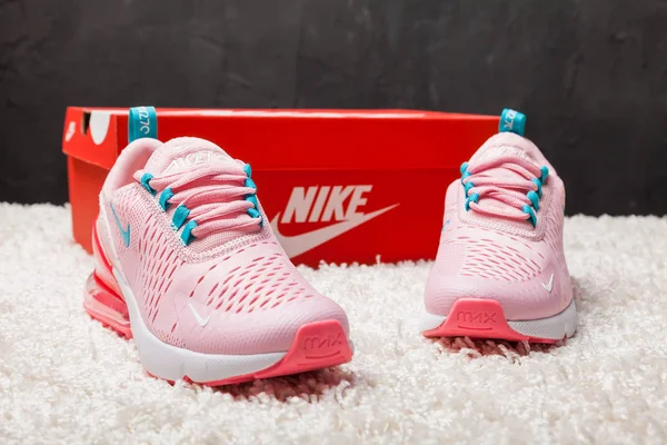 Nouvelles Belles Chaussures Course Colorées Belles Nike Air Max Baskets — Photo