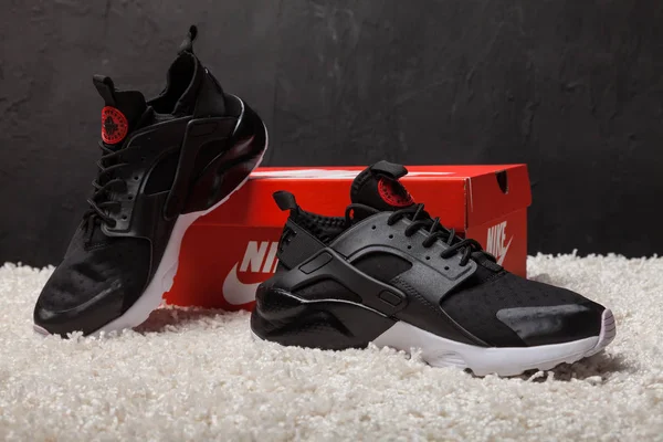 Yeni Renkli Güzel Nike Air Huarache Koşu Ayakkabıları Spor Ayakkabıları — Stok fotoğraf