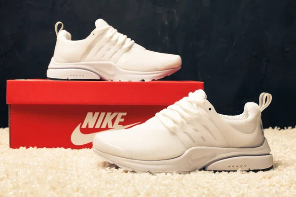 Nouvelles Belles Chaussures Course Colorées Belles Nike Air Max Baskets — Photo