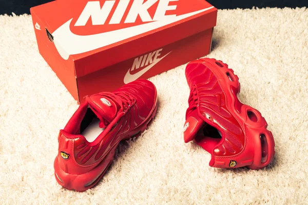 Yeni Renkli Güzel Nike Air Max Koşu Ayakkabıları Spor Ayakkabıları — Stok fotoğraf