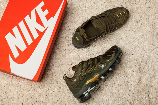 Gyönyörű Színes Szép Nike Air Max Futócipő Tornacipő Tréner Mutatja — Stock Fotó