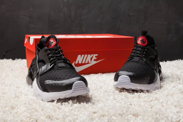 Nya Vackra Färgglada Och Trevliga Nike Huarache Löparskor Sneakers Utbildare — Stockfoto