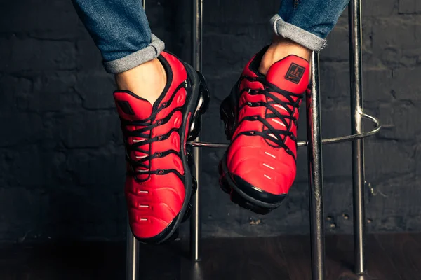 Nieuwe Mooie Kleurrijke Leuke Hardloopschoenen Sneakers Trainers Toont Het Logo — Stockfoto